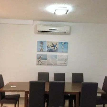 Apartman Modern 3 Bedroom, Seaview